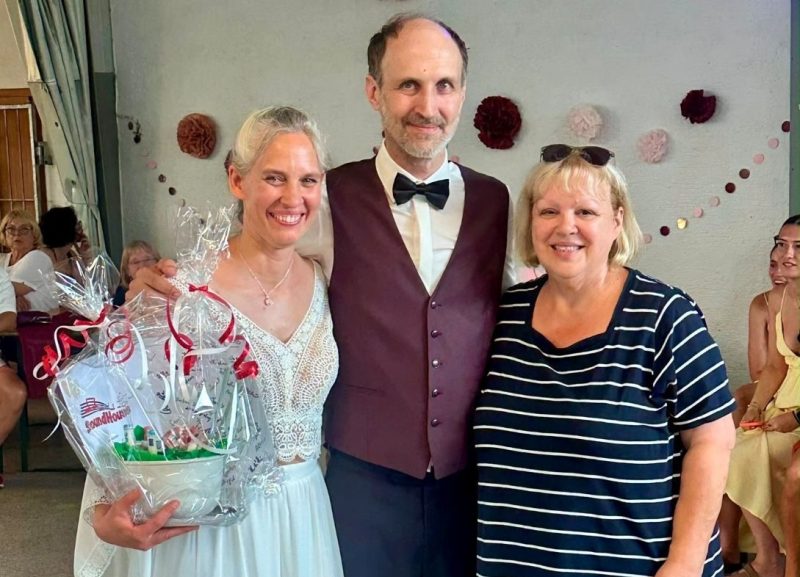 Ein Hochzeitsständchen voller Gefühl – der Chor gratuliert Verena und Sébastien
